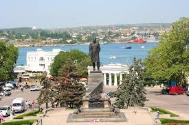 Севастополь опередил Симферополь в рейтинге городов России для недорогих путешествий на осенний уикенд